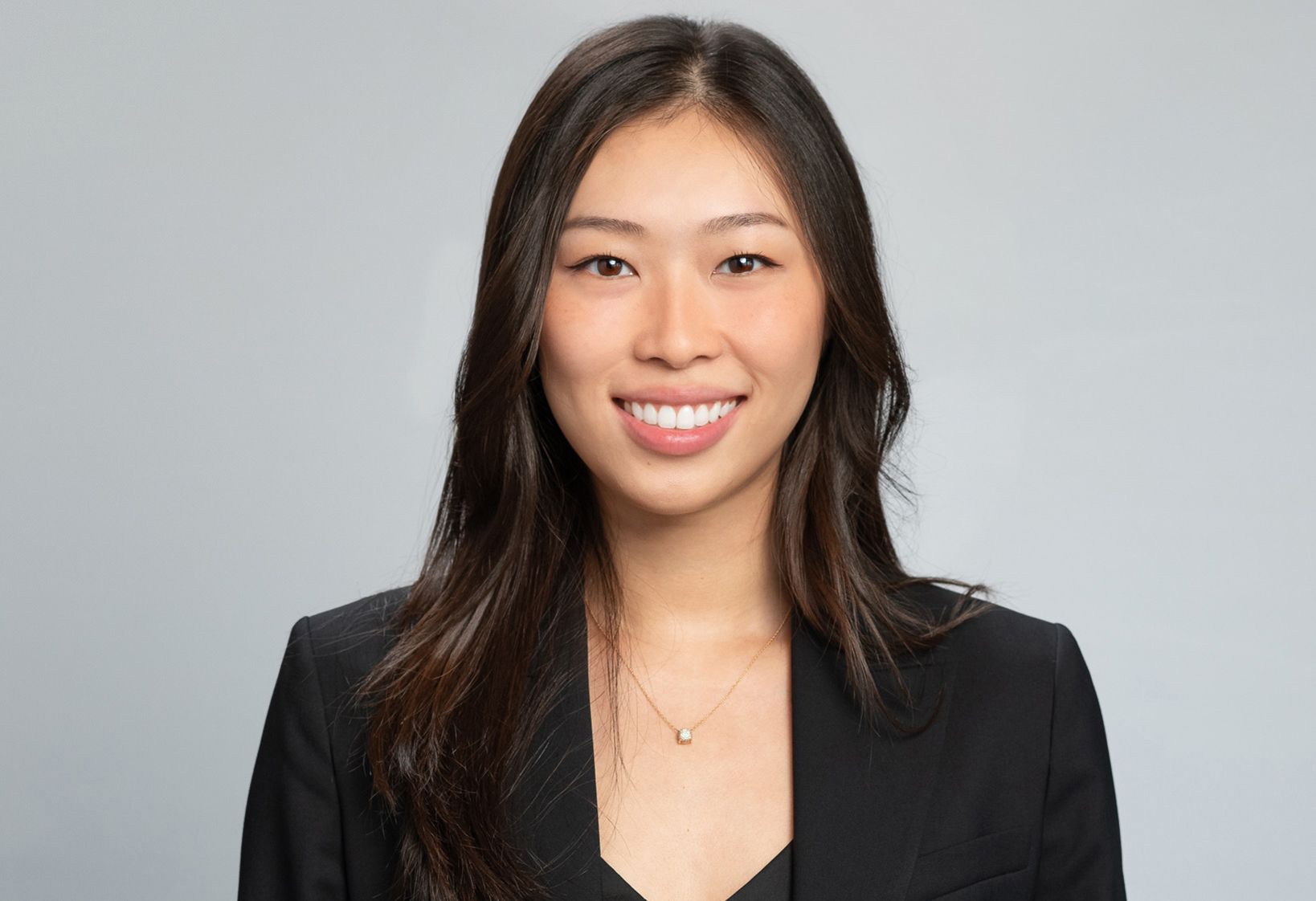 A photo shows Student Doctor Ming Lai (Lily) Kwong (MSMHS Class of 2021), who is the Touro University California College of Osteopathic Medicine\'s Student DO of the Year.