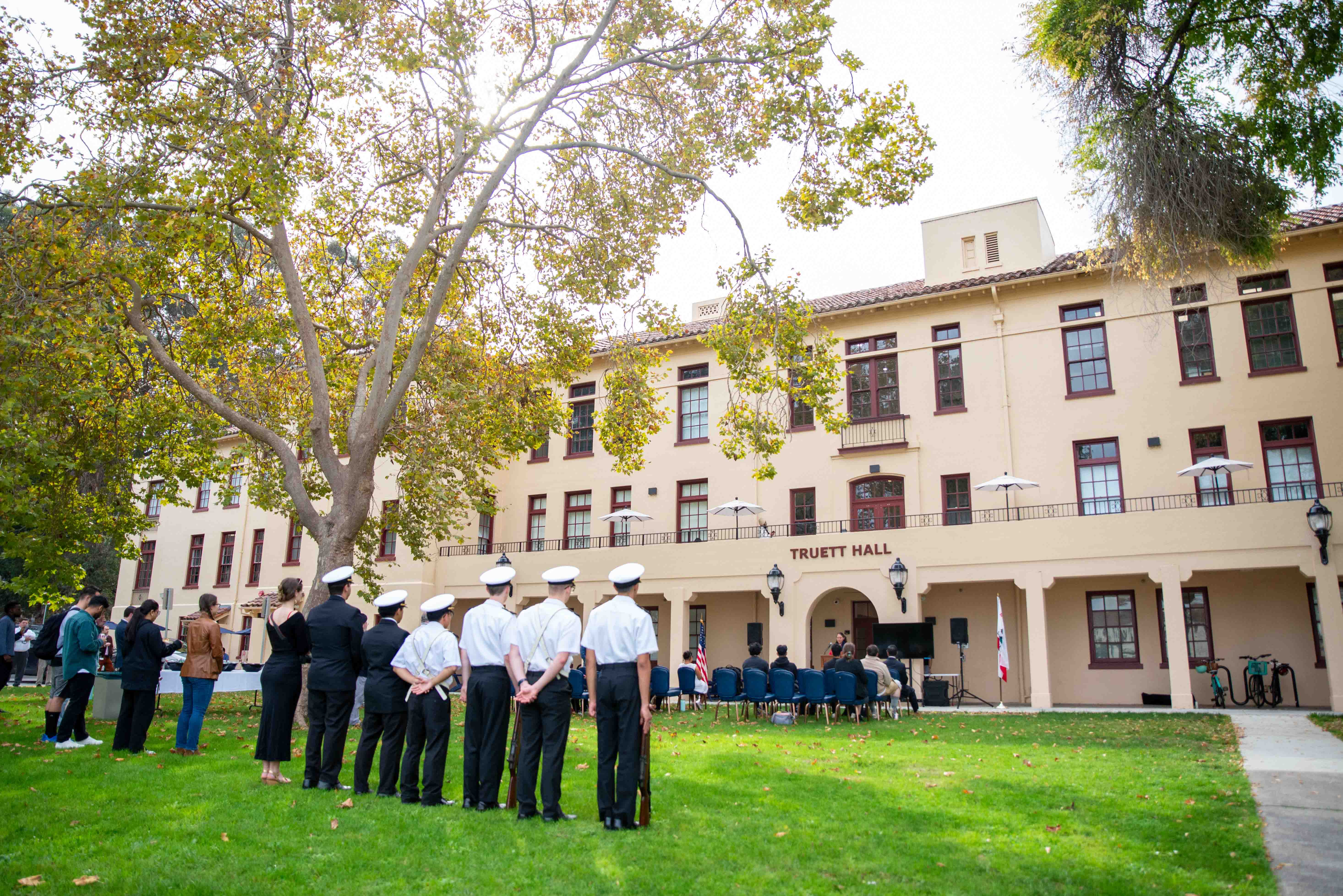 Student, faculty, and veterans gather on the lawn of Truett Hall for a Veteran’s Day event.